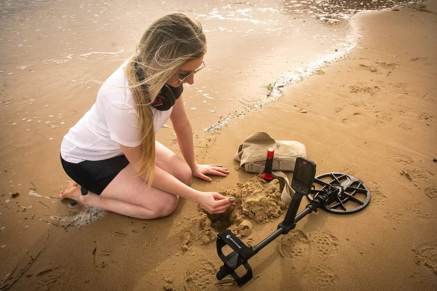 Minelab Manticore High-Power Multi-IQ+ Waterproof Metal Detector